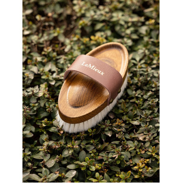 Cepillo suave Artisan LeMieux de cerdas de cabra Cepillo suave Artisan LeMieux de cerdas de cabra