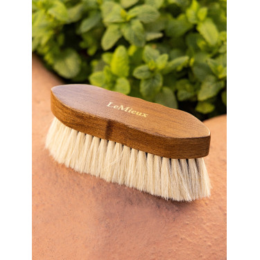 Cepillo suave de acabado LeMieux Artisan Cepillo suave de acabado LeMieux Artisan