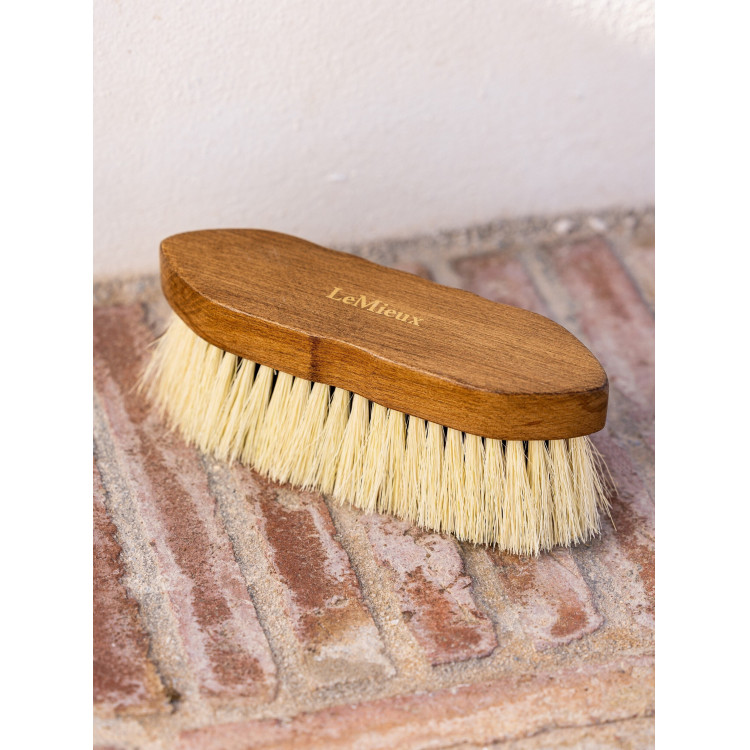 Cepillo suave de acabado LeMieux Artisan Cepillo suave de acabado LeMieux Artisan