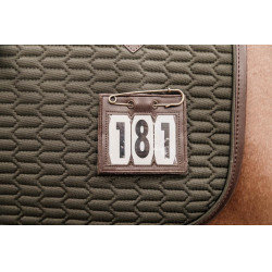 Porta-número de PVC con imperdible Kentucky Castaño Marrón