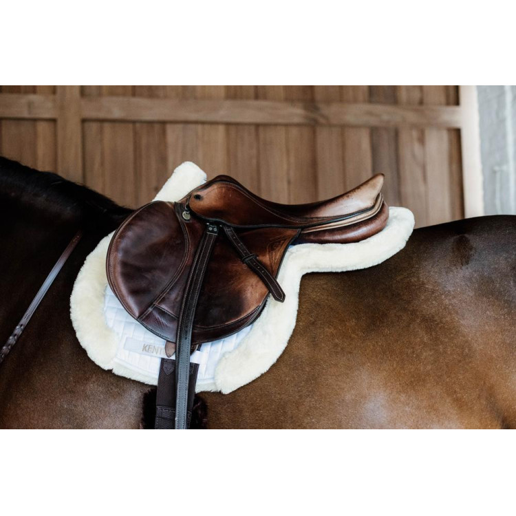Almohadilla de montar Hunter borreguillo vegano salto Kentucky