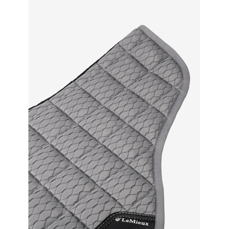 Mantilla LeMieux Carbon Mesh Close Contact Half Square Mantilla LeMieux Carbon Mesh Close Contact Half Square