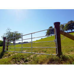 Puerta de campo regulable Kerbl