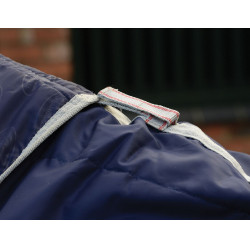 Manta de cuadra Combo 110g Weatherbeeta ComFiTec 210D Channel Azul marino / plata / rojo Manta de cuadra Combo 110g Weatherbeeta ComFiTec 210D Channel Azul marino / plata / rojo