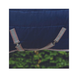 Manta de cuadra 110g Weatherbeeta ComFiTec 210D Channel Azul marino / plata / rojo Manta de cuadra 110g Weatherbeeta ComFiTec 210D Channel Azul marino / plata / rojo