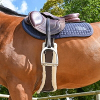 Cincha Anatómica Jump'In Safety One Choco / oveja cruda Cincha Anatómica Jump'In Safety One Choco / oveja cruda