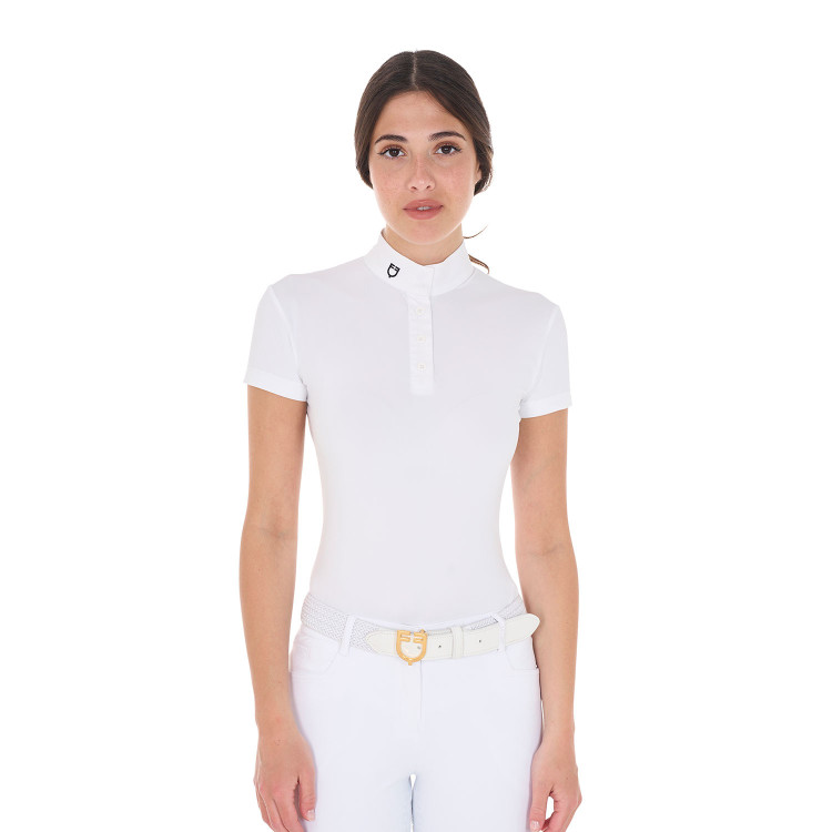 Polo de concurso con cuello mandarín ajustado de manga corta para mujer Sally Equestro Polo de concurso con cuello mandarín ajustado de manga corta para mujer Sally Equestro