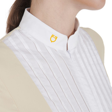 Polo ajustado de algodón plisado de manga corta para mujer Equestro Polo ajustado de algodón plisado de manga corta para mujer Equestro