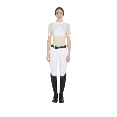 Polo ajustado de algodón plisado de manga corta para mujer Equestro Polo ajustado de algodón plisado de manga corta para mujer Equestro