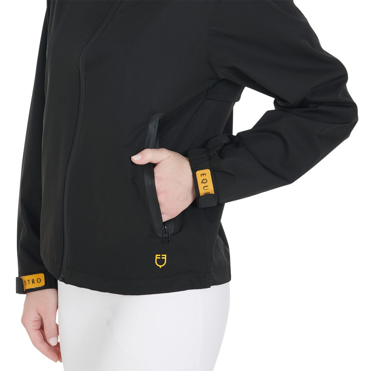Impermeable técnico de 3 capas para mujer Equestro Impermeable técnico de 3 capas para mujer Equestro