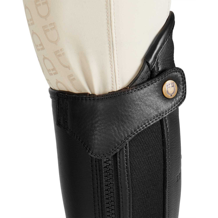 Mini-chaps unisex de cuero perforado para una comodidad máxima Salisbury Equestro Mini-chaps unisex de cuero perforado para una comodidad máxima Salisbury Equestro