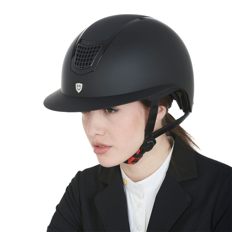 Casco ultraligero de plástico mate resistente con amplia visera (3 acolchados) Eclipse Equestro Casco ultraligero de plástico mate resistente con amplia visera (3 acolchados) Eclipse Equestro