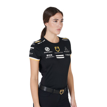 Camiseta de entrenamiento GP para mujer en tejido técnico con multi-logo Equestro Camiseta de entrenamiento GP para mujer en tejido técnico con multi-logo Equestro