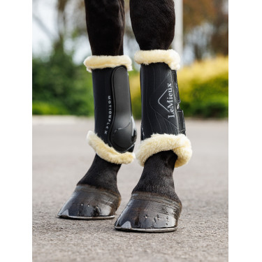 Guarniciones de doma con borreguillo LeMieux Motionflex Guarniciones de doma con borreguillo LeMieux Motionflex