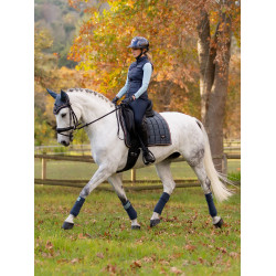 Mantilla LeMieux Loire Classic Dressage Square Petróleo Azul Mantilla LeMieux Loire Classic Dressage Square Petróleo Azul