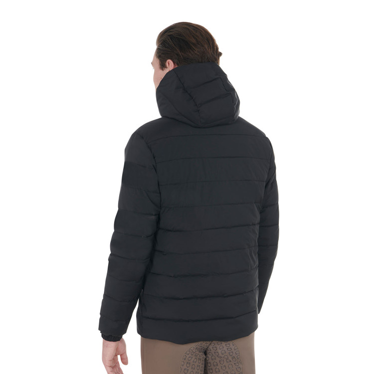 Plumífero de tejido elástico para hombre con parche de silicona Equestro Plumífero de tejido elástico para hombre con parche de silicona Equestro