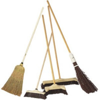 Escobas cuadra La Gée