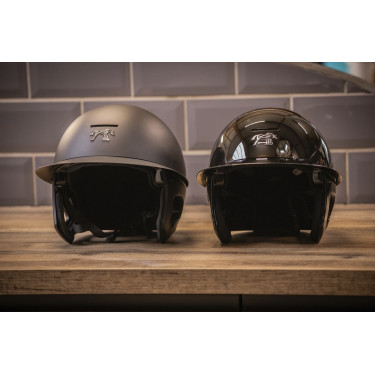 Casco PENELOPE visera larga Casco PENELOPE visera larga