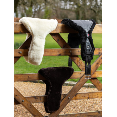 Gurtenschutz LeMieux Anatomic Merino+ Natural Marrón Gurtenschutz LeMieux Anatomic Merino+ Natural Marrón