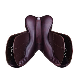 Silla Bates Caprilli Close Contact+ con faldón adelantado de cuero Luxe Castaño Marrón Silla Bates Caprilli Close Contact+ con faldón adelantado de cuero Luxe Castaño Marrón