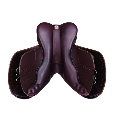 Silla Bates Caprilli Close Contact+ con faldón adelantado de cuero Luxe Castaño Marrón Silla Bates Caprilli Close Contact+ con faldón adelantado de cuero Luxe Castaño Marrón