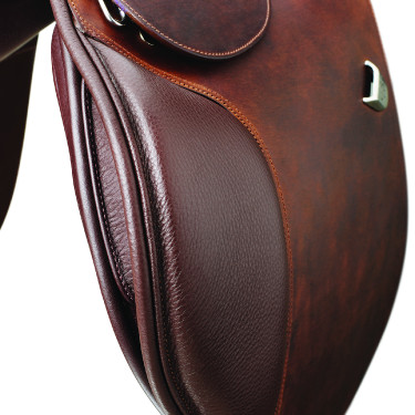 Silla Bates Caprilli Close Contact Classic con faldón adelantado Castaño Marr&amp;oacute;n