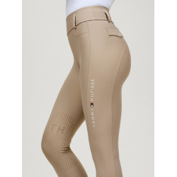 Pantalón Tommy Hilfiger Equestrian Highland Hybrid para mujer con grip en las rodillas Beige temporada
