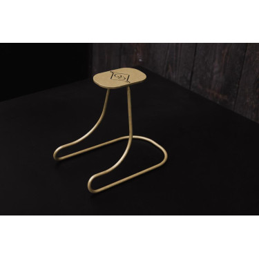 Soporte para Casco de Acero Grooming Deluxe de Kentucky Oro
