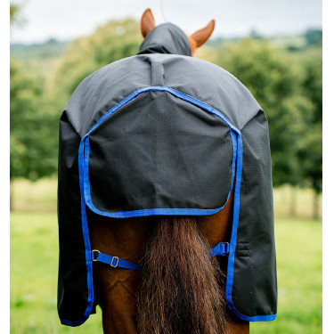 Manta Amigo Ripstop Horseware 900D Turnout forrada con polar 50g Negro / azul clásico