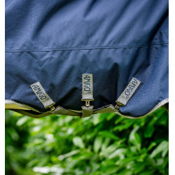 Manta Horseware Amigo Bravo 12 XL 250g Marino / gris titanio / plata Azul marino Manta Horseware Amigo Bravo 12 XL 250g Marino / gris titanio / plata Azul marino
