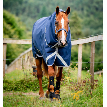 Horseware Amigo® Bravo 12 Plus 400g 1200D Manta Marino / gris titanio / plata Horseware Amigo® Bravo 12 Plus 400g 1200D Manta Marino / gris titanio / plata