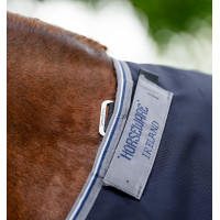 Manta Horseware Rambo 1680D Turnout 0g Marino / tormenta / gris plateado Azul marino Manta Horseware Rambo 1680D Turnout 0g Marino / tormenta / gris plateado Azul marino