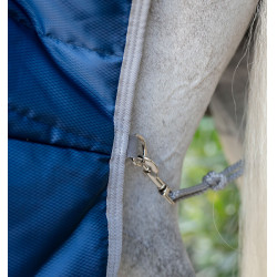 Manta de cuadra Horseware Amigo Ripstop Insulator Plus Poni 200 g Marino / gris titanio Azul marino Manta de cuadra Horseware Amigo Ripstop Insulator Plus Poni 200 g Marino / gris titanio Azul marino