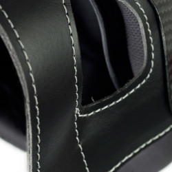 Casco Finn-Tack Elite de fibra de carbono Negro