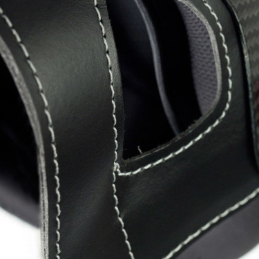 Casco Finn-Tack Elite de fibra de carbono Negro