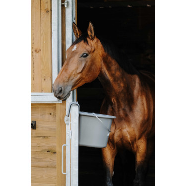 Comedero HIPPOTONIC con Ganchos y Asa Comedero HIPPOTONIC con Ganchos y Asa