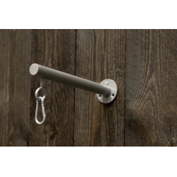 Soporte para cabezadas Grooming Deluxe de 4 brazos con fijación mural Plata Soporte para cabezadas Grooming Deluxe de 4 brazos con fijación mural Plata