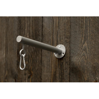 Soporte para cabezadas Grooming Deluxe de 4 brazos con fijación mural Plata Soporte para cabezadas Grooming Deluxe de 4 brazos con fijación mural Plata