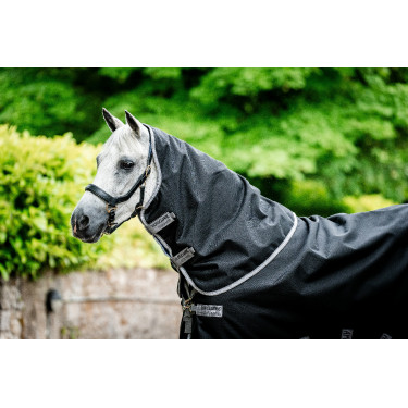 Manta Horseware Amigo 1200D Turnout Plus 50g Negro / gris titanio / plata Manta Horseware Amigo 1200D Turnout Plus 50g Negro / gris titanio / plata
