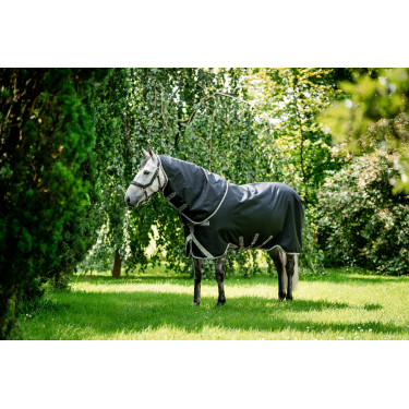 Manta Horseware Amigo 1200D Turnout Plus 50g Negro / gris titanio / plata Manta Horseware Amigo 1200D Turnout Plus 50g Negro / gris titanio / plata