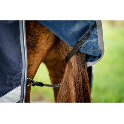 Manta Horseware Rambo 1680D Turnout 250g VL Marino / tormenta / gris plateado Azul marino Manta Horseware Rambo 1680D Turnout 250g VL Marino / tormenta / gris plateado Azul marino