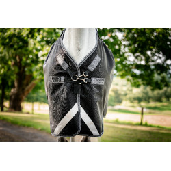 Manta Horseware Rambo 1680D Turnout 450g VL Negro / tormenta / gris plateado Manta Horseware Rambo 1680D Turnout 450g VL Negro / tormenta / gris plateado