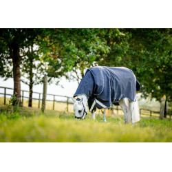 Manta Horseware Rambo 1680D Turnout Plus 100g Marino / tormenta / gris plateado Azul marino Manta Horseware Rambo 1680D Turnout Plus 100g Marino / tormenta / gris plateado Azul marino
