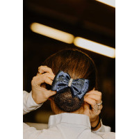 Pinza de red para el cabello EQUITHEME con pedrería Azul marino Pinza de red para el cabello EQUITHEME con pedrería Azul marino