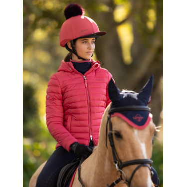 Plumífero con capucha LeMieux Milly Young Rider Arándano Rosa Plumífero con capucha LeMieux Milly Young Rider Arándano Rosa
