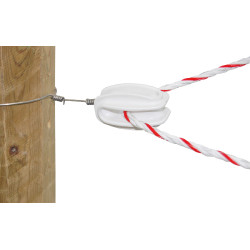 Aislador de esquina tipo “huevo” AKO Blanco