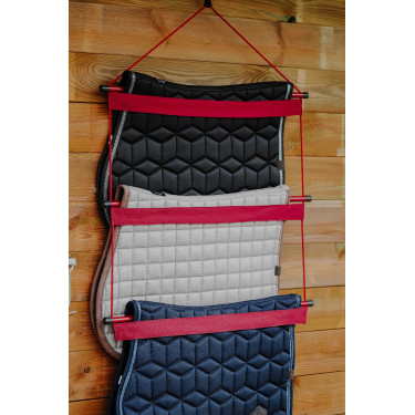 Expositor tipo escalera para manta HIPPOTONIC Burdeos