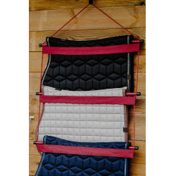 Expositor tipo escalera para manta HIPPOTONIC Burdeos