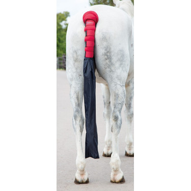 Protector de cola forrado con bolsa Arma Shires Roja
