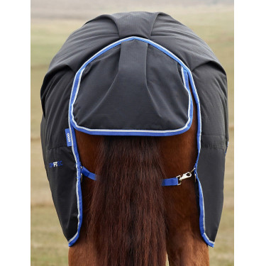 Manta WeatherBeeta ComFiTec Tyro Turnout 220 g Negro / cobalto Manta WeatherBeeta ComFiTec Tyro Turnout 220 g Negro / cobalto